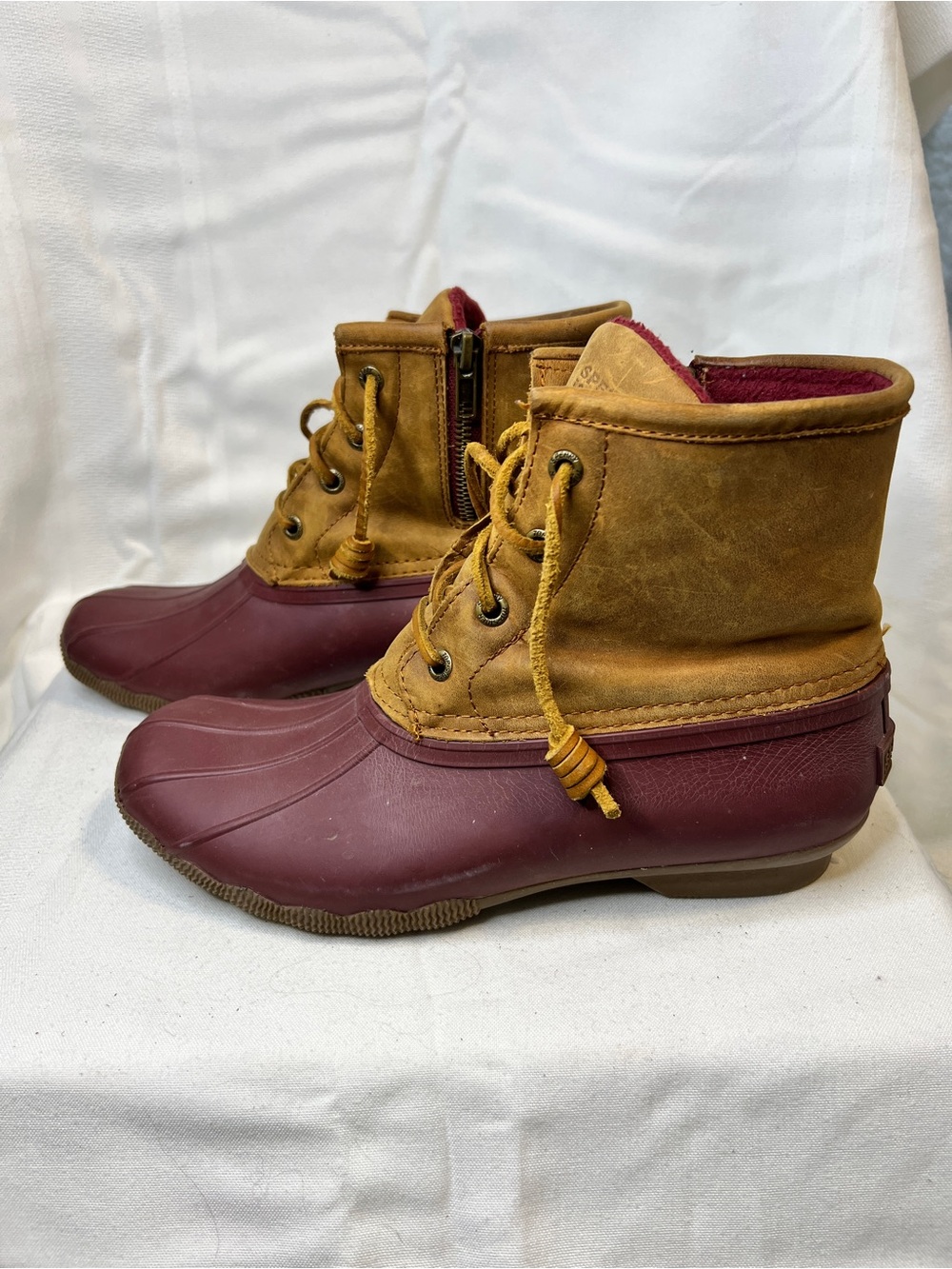 EUC Sperry Saltwater Duck Boots. Burgundy Rose. Fleece lined. Women’s size 7